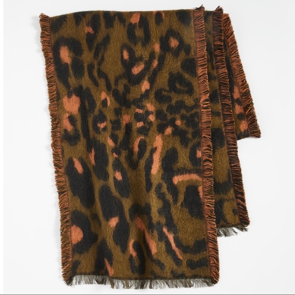 Madewell Jungle Cat / Fuzzy Leopard Scarf - Picture 6 of 7